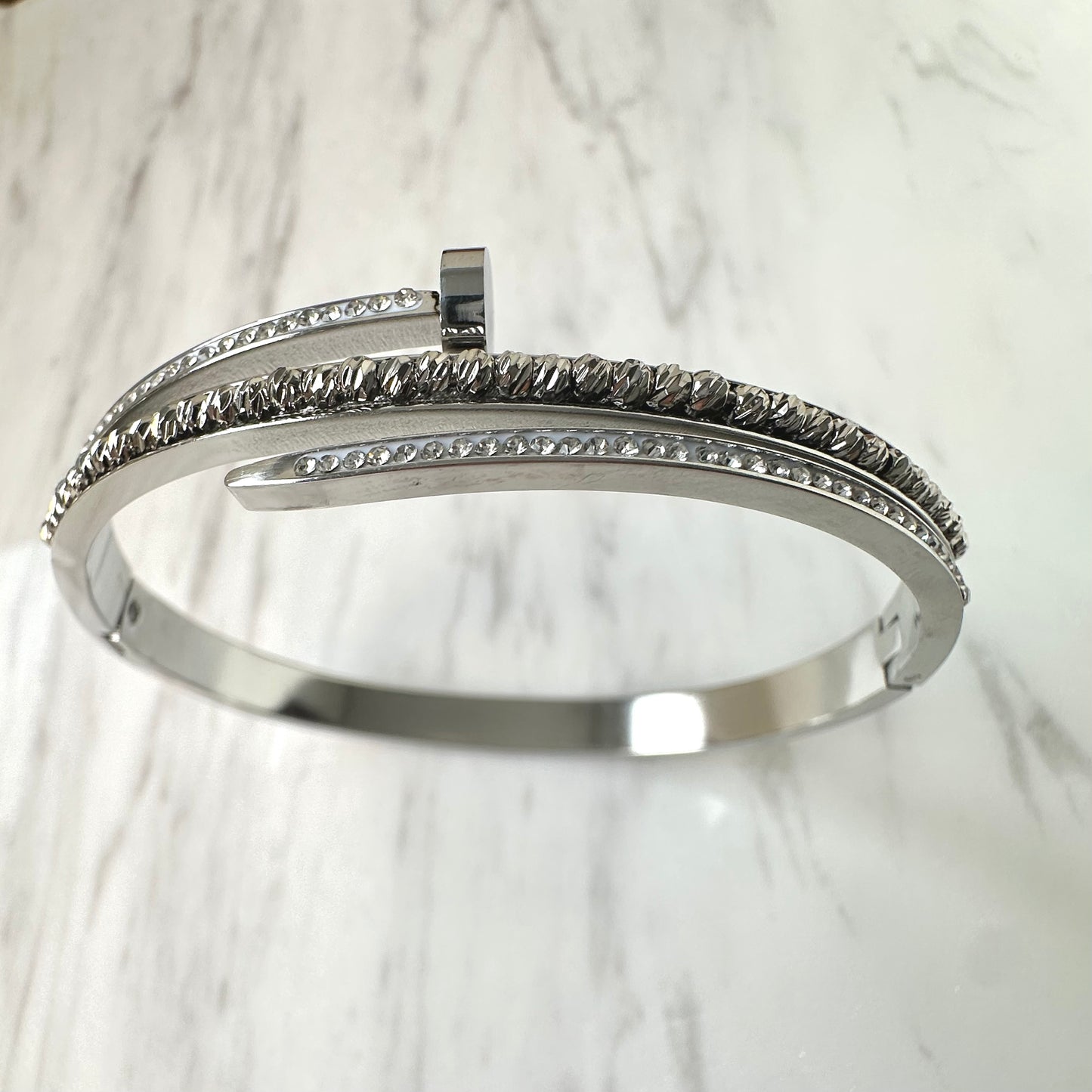 Bracelet jonc en acier inoxydable doré – Strass bronze